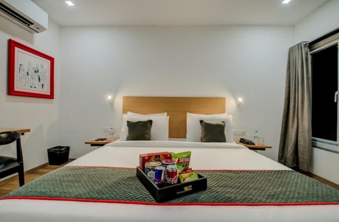 Hotel Town Plaza Pune Eksteriør bilde