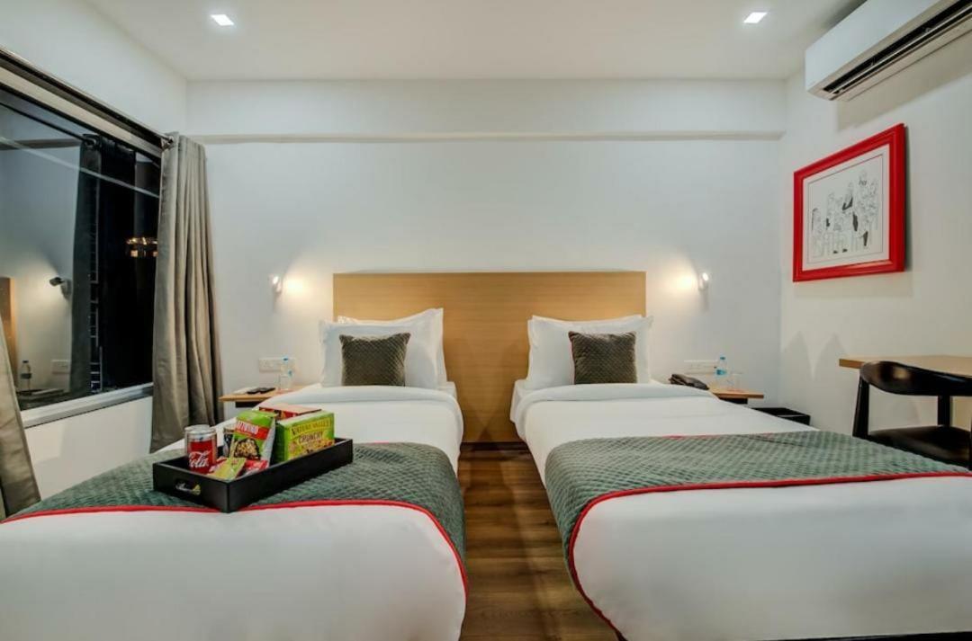 Hotel Town Plaza Pune Eksteriør bilde