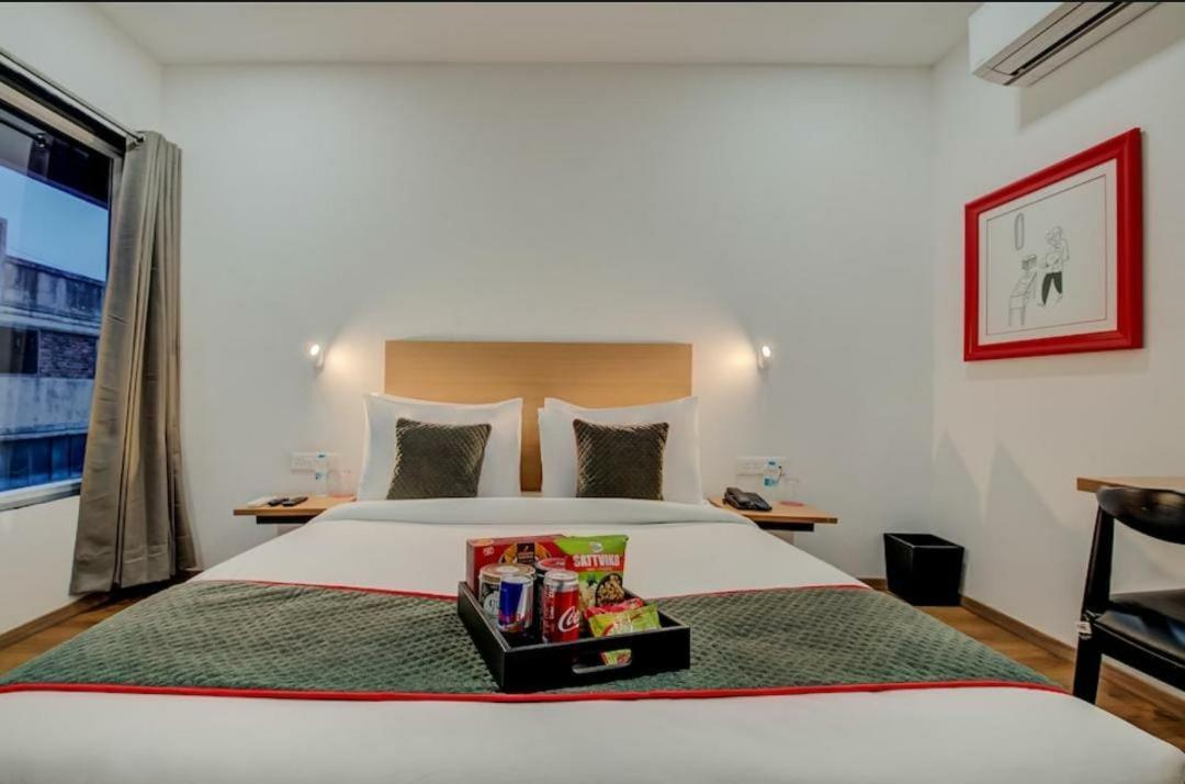 Hotel Town Plaza Pune Eksteriør bilde